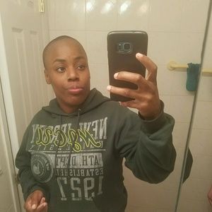 Meet your Posher, Dominique